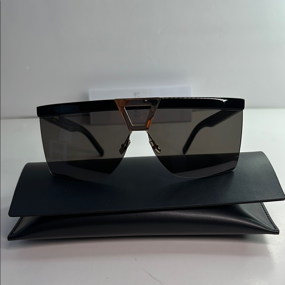 – New & Authentic Saint Laurent SL 537 PALACE Black Sunglasses - Picture 7 of 14